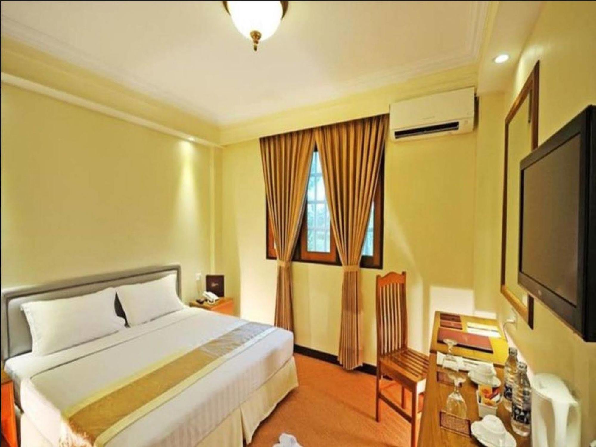 Royal Golden View Hotel Yangon Exterior foto